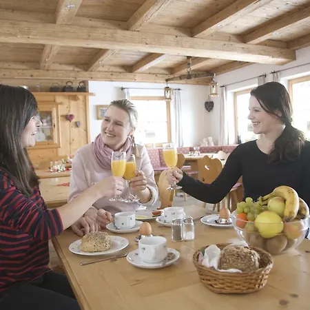 Beim Nuihausa Hotel 3*