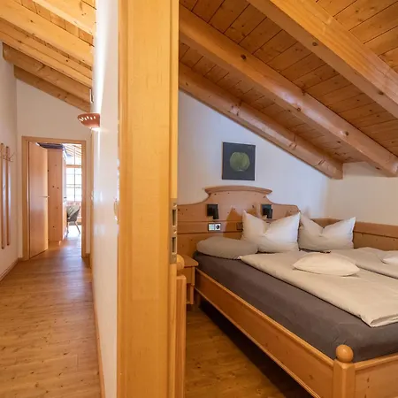 Beim Nuihausa Reit im Winkl