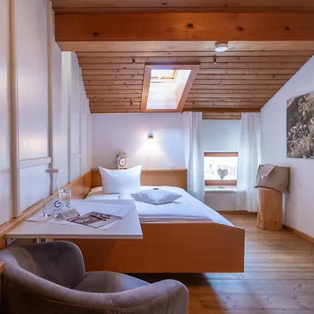 Hotel Beim Nuihausa 3*